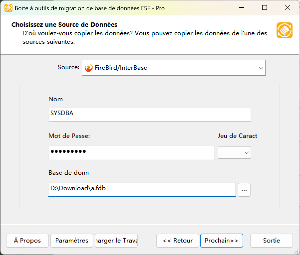 Boîte de dialogue de configuration de connexion Firebird/InterBase montrant les champs d'authentification, la liste déroulante de jeu de caractères et les contrôles d'emplacement de base de données