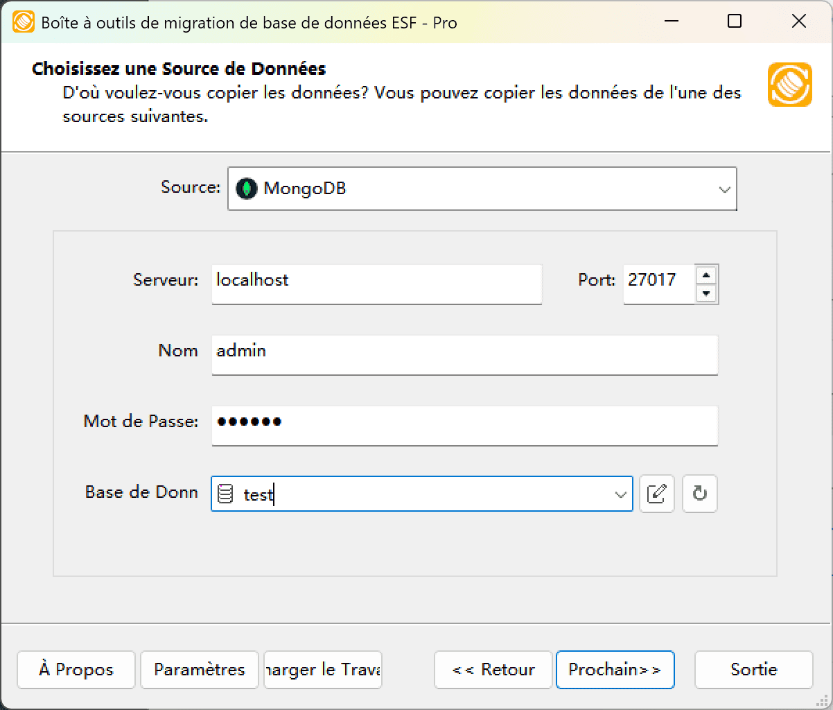 Boîte de dialogue de connexion MongoDB montrant la configuration du serveur, les champs d'authentification et le bouton d'actualisation